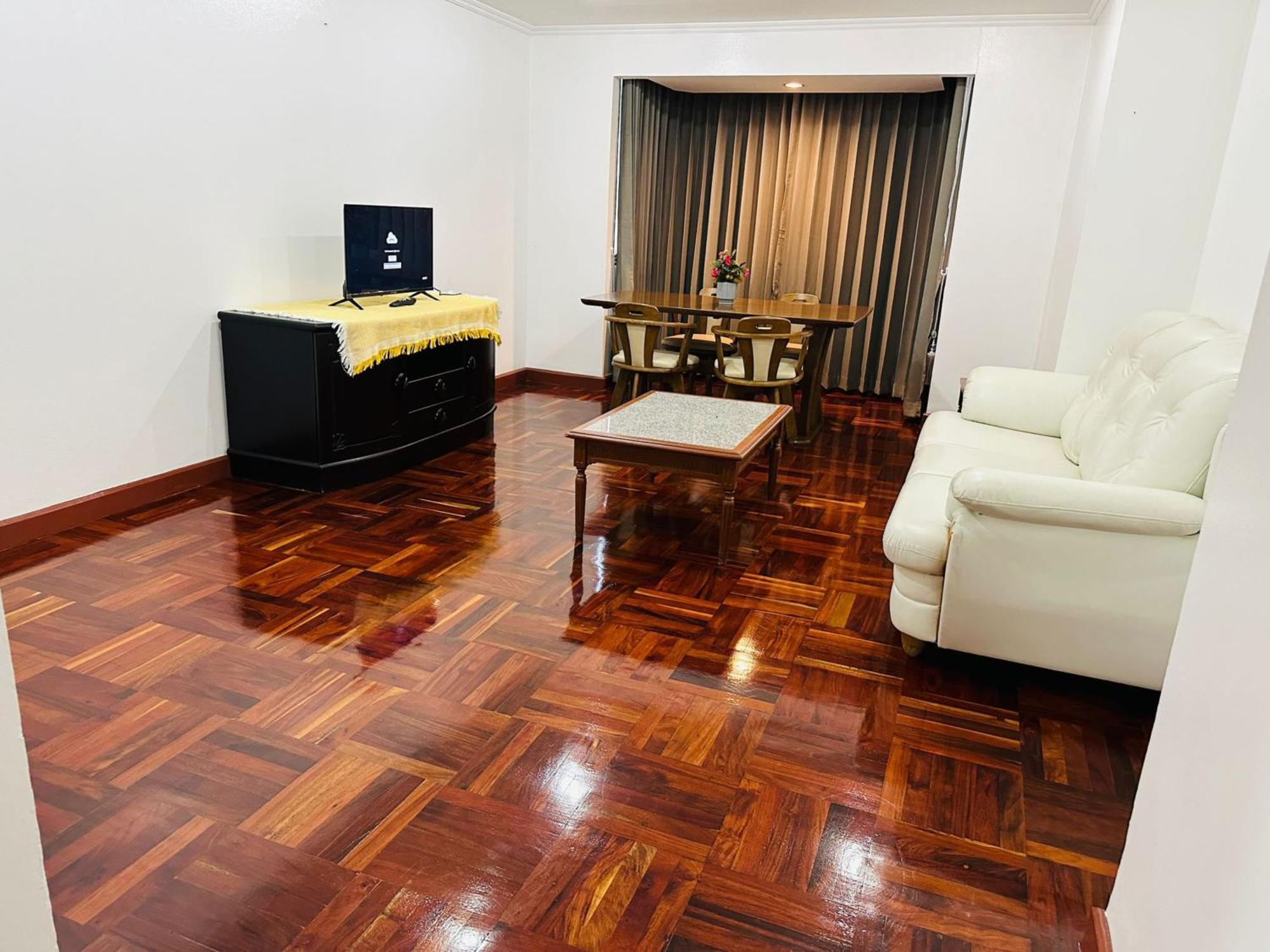 Omni Tower Nana - Serviced On Sukhumvit Soi 4 3* Bangkok